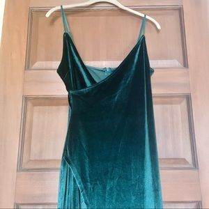 Lulu’s high slit green velvet dress size M